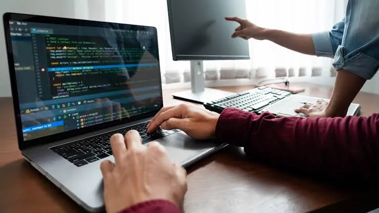 Schweizer CTO analysiert Code mit Nearshore Entwickler-Team aus Pristina